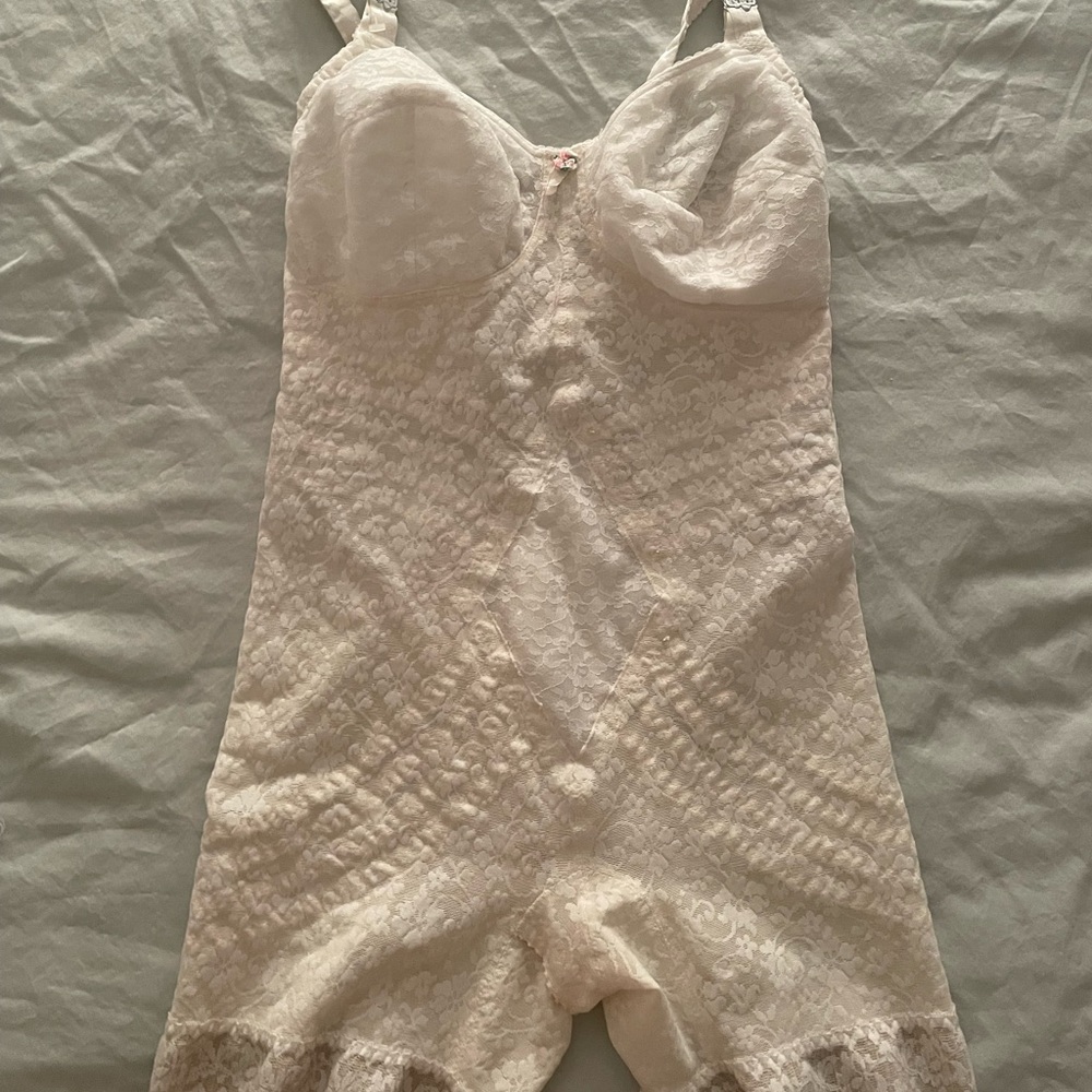 B Siegel Vintage full body shape wear
